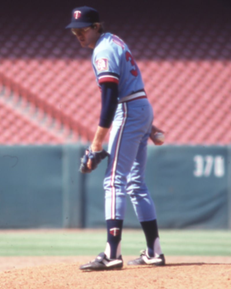 Ron Davis on mound for Twins